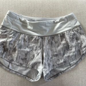 Lululemon Speed Shorts, Sz 2, 2.5”